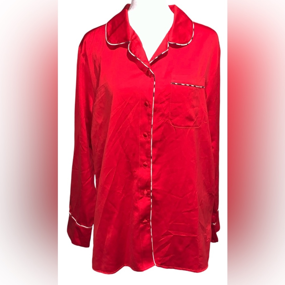 Cosmopolitan Pajama Top NWT